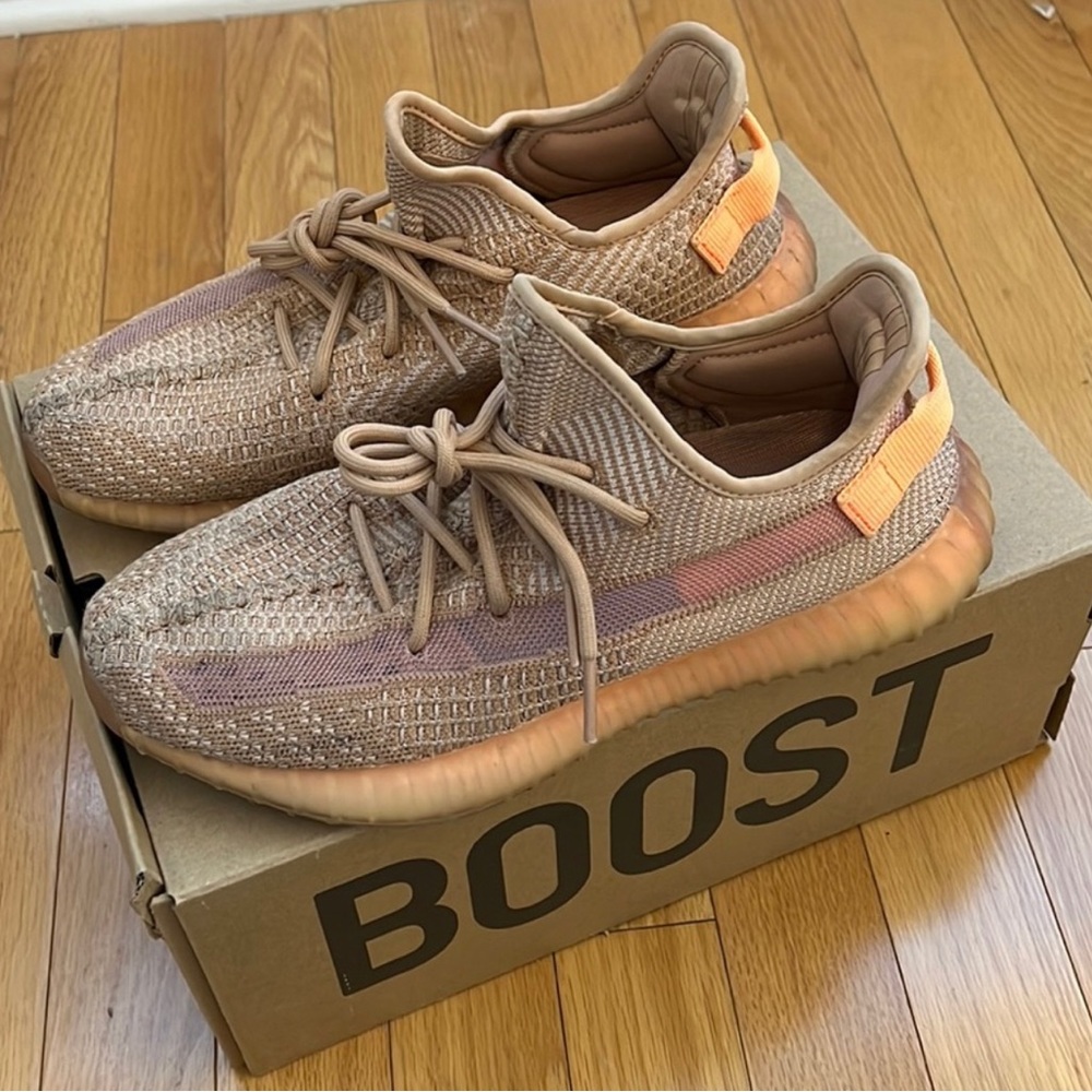 💯 Authentic Yeezy Clays M9 W10